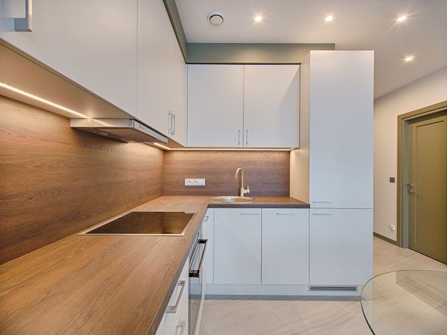 Apartment 21